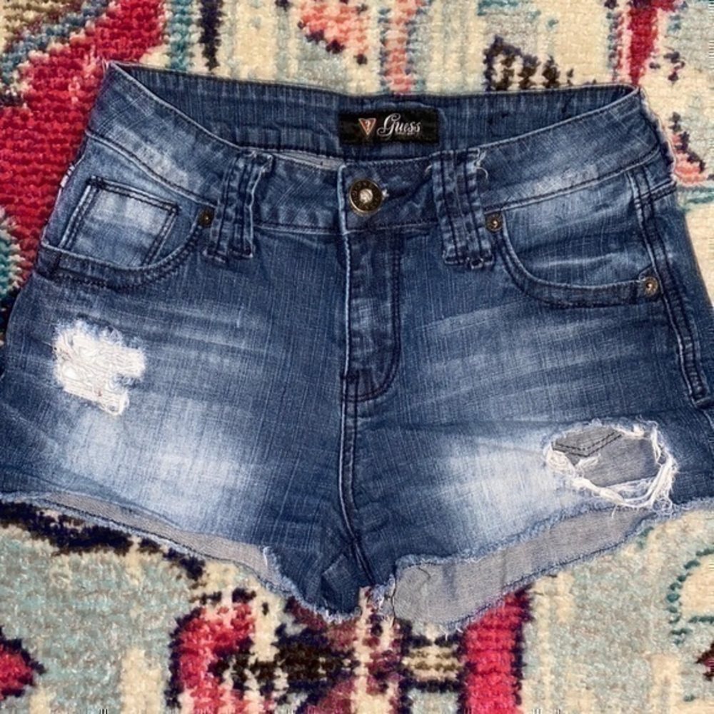 UEC Guess distressed Midrise jean shorts size 25